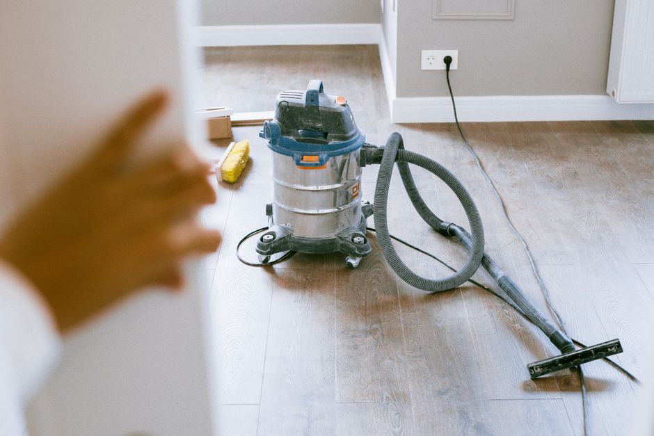 Aspirateur eau et poussi&egrave;re aspirateur sans fil de chantier